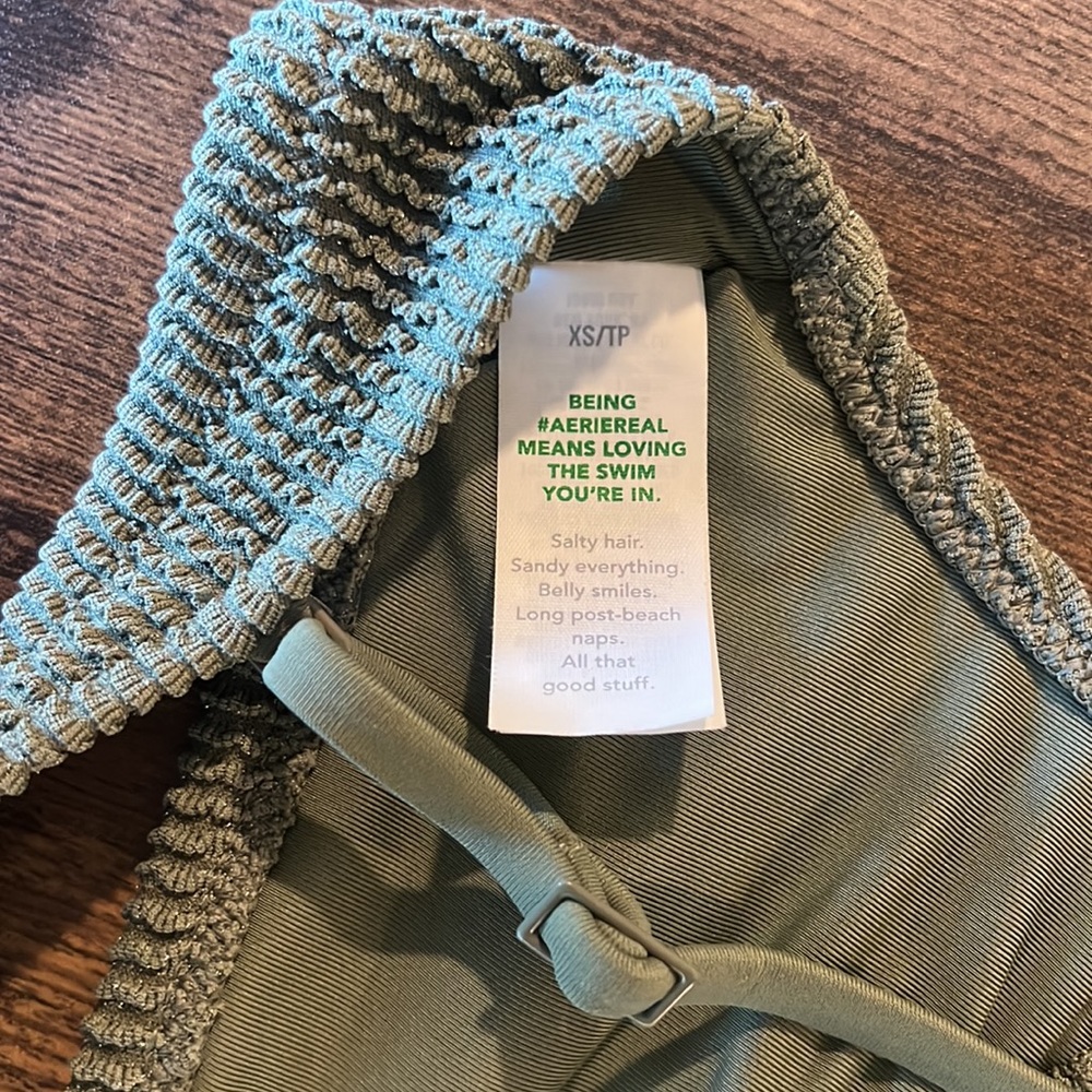 ⭐️ NWT AERIE Shimmery Crinkle Lace Up Scoop Bikini Top!! - Picture 10 of 14